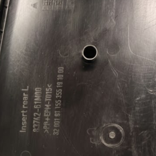 TAPA (PANEL) PUERTA SUZUKI S-CROSS/ SX4 S-CROSS 2013 AL 2021 1.6L TRAS IZQ DESMONTADO ORIGINAL COD. 83742-61M00