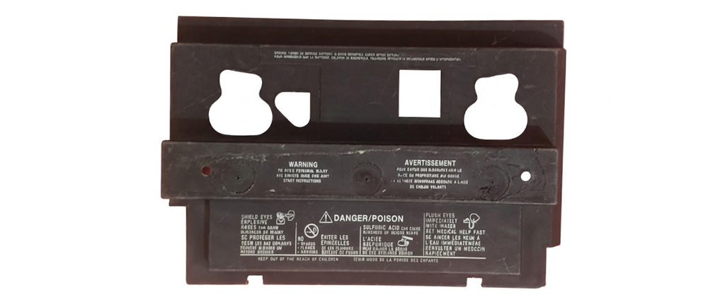 CUBIERTA BATERIA FORD SUPER DUTY F-250/350 1999 AL 2010/ EXCURSION 2000 AL 2005/ EXPEDITION 1997 AL 2004/ LINCOLN NAVIGATOR 1998 AL 2004 DESMONTADO ORIGINAL COD. IL3T-10A682-AA