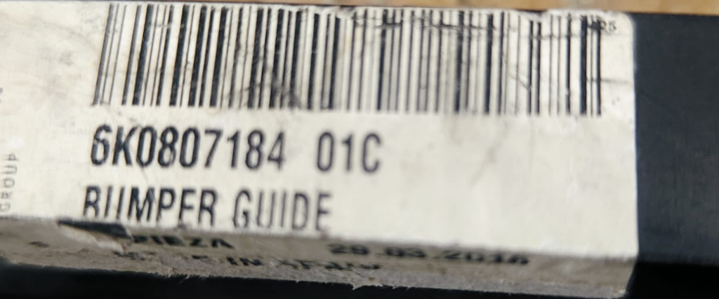 GUIA (FASCIA) DEFENSA SEAT IBIZA II/ CORDOBA 1999 AL 2002 DEL DER ORIGINAL COD. 6K0807184