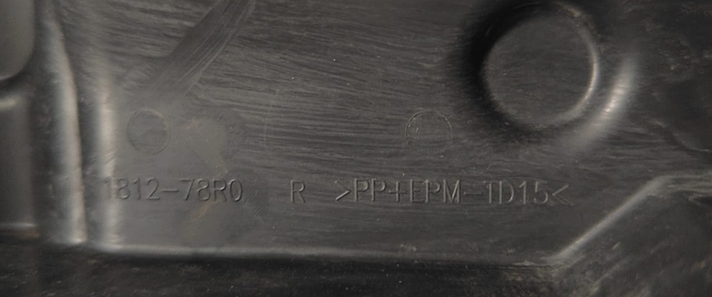 BASE CALAVERA (CARCASA) TRAS JEEP JIMNY 2021 AL 2025 DER DESMONTADO ORIGINAL COD. 71812-78R0