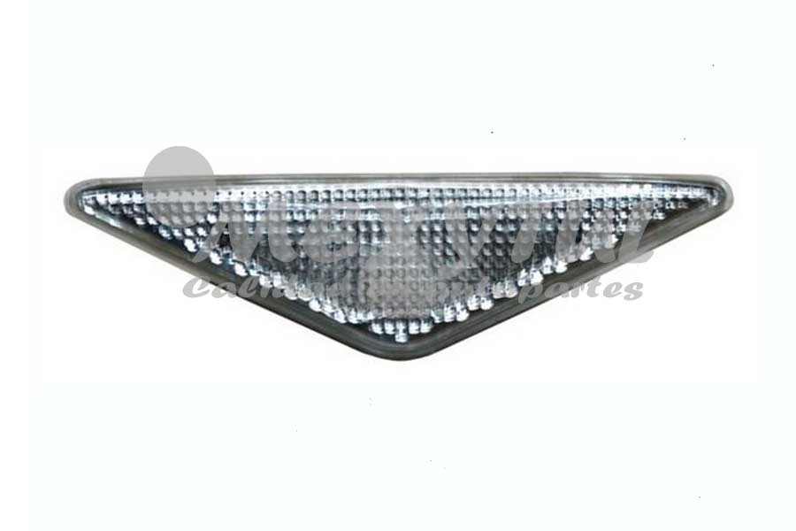 [FOFOC04CUALLR] CUARTO LAT FORD FOCUS DE 2005 AL 2007 / MONDEO DE 2004 AL 2007 BCO S/FOCO IZQ/DER TYC *A