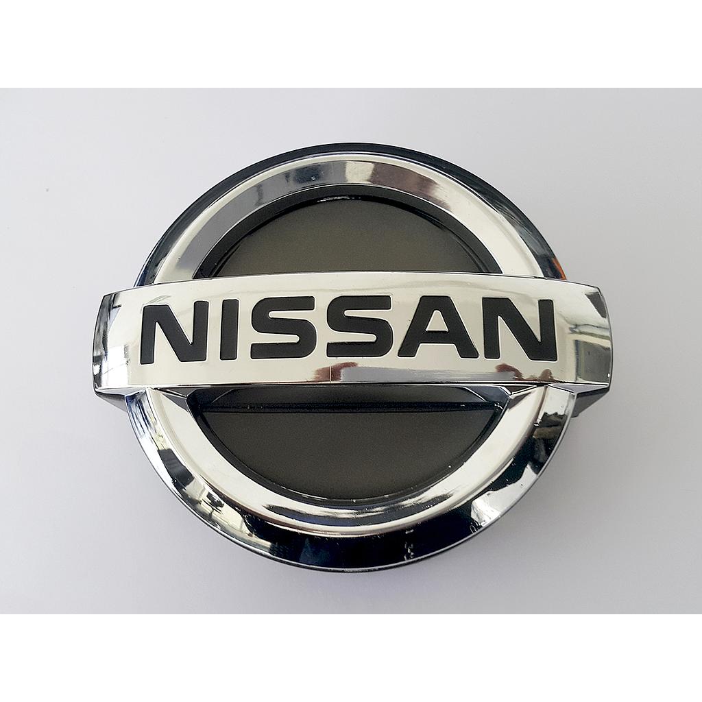 INSIGNIA ORIGINAL NISSAN D21 10 X 12 CM PARRILLA ( 4EMN)