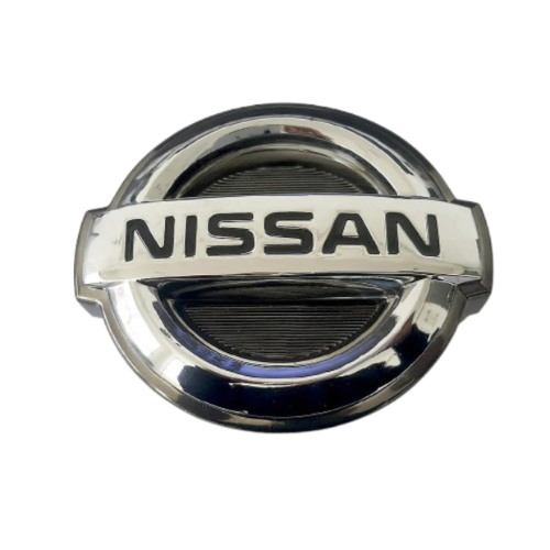[URNISIN02PA12] INSIGNIA ORIGINAL NISSAN URVAN DE 2002 AL 2006 12.5 X 14 CM PARRILLA ( 19EMN)