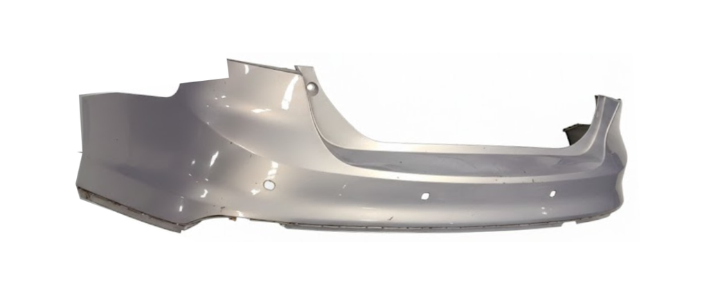 [FAFO-FO12-US4PCHSPI4] FASCIA (DEFENSA) FORD FOCUS 2012 AL 2014 4 PTAS C/HOYO P/SEN PINT TRAS DESMONTADO