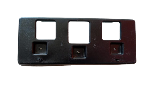 [966960151] PORTAPLACA CHEVROLET SONIC 12-16 DEL USADO