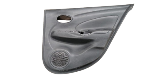 [82922-3AN1A] TAPA PUERTA NISSAN VERSA 2013 AL 2018 S/TAPA JALADERA TRAS DER DESMONTADO ORIGINAL D-2