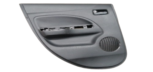 [7222A939ZZ] TAPA PUERTA MITSUBISHI MIRAGE 2015 AL 2019 C/MANIJA INT TRAS IZQ USADA ORIGINAL